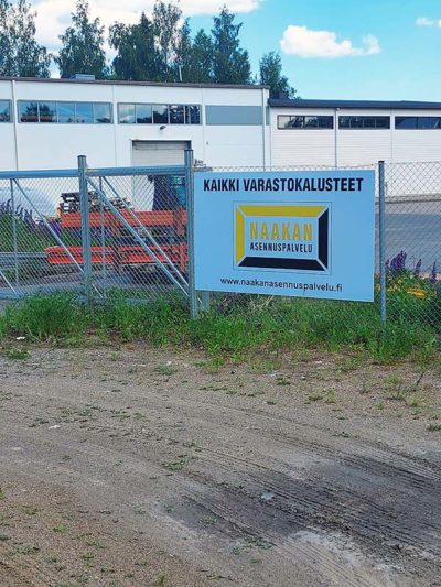 Uudet kuormalavahyllyt noutovarastosta Tampereelta
